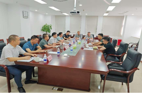 馬明澤帶隊(duì)與國家鐵路局裝備技術(shù)中心調(diào)研組召開座談交流會.png